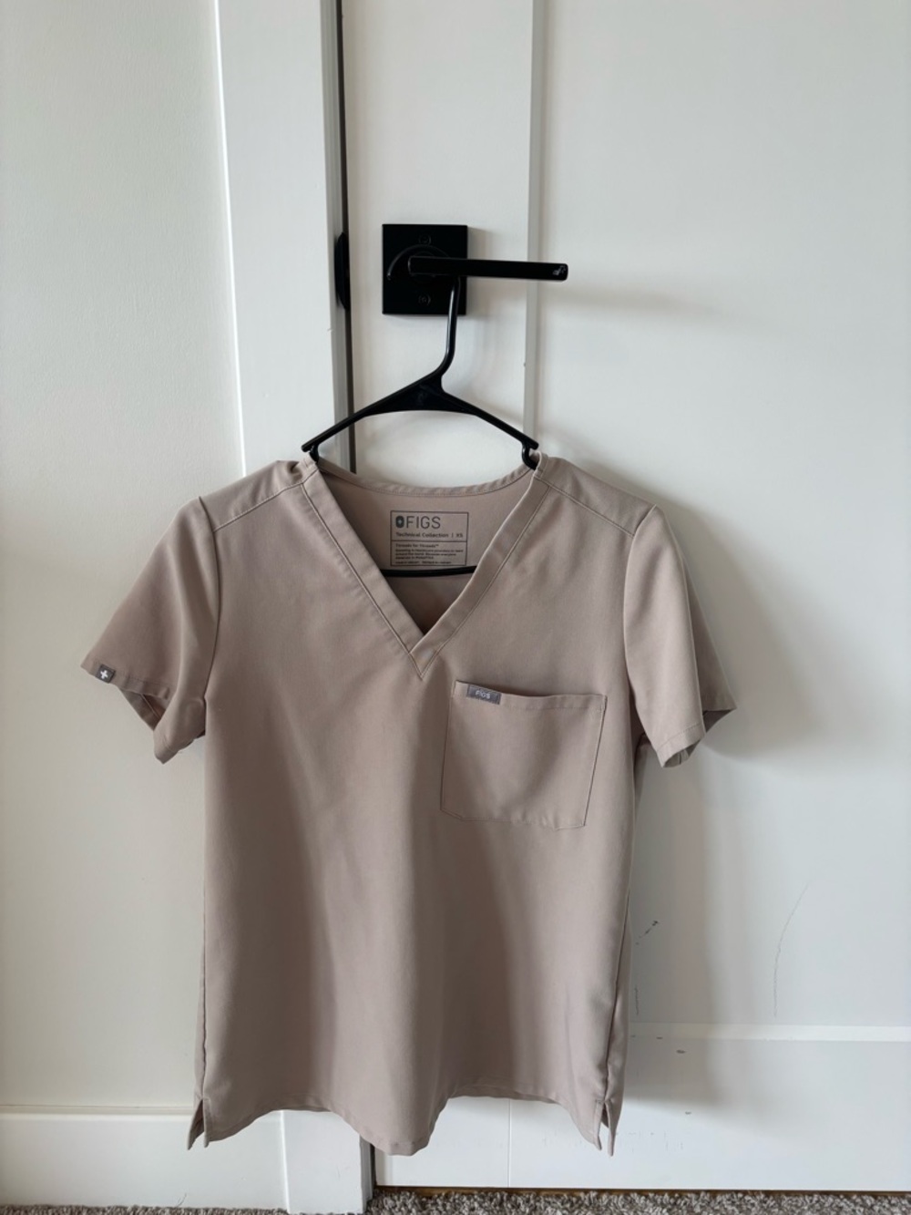 Figs Short Sleeve V-Neck Scrub Top in Taupe